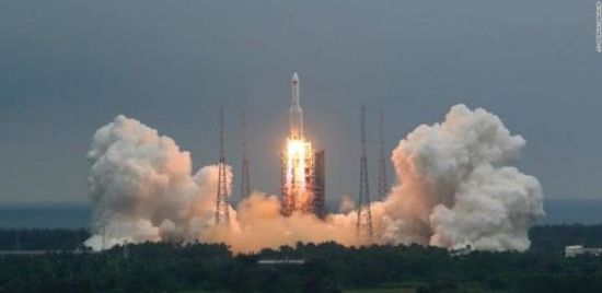 3 دول عربية مُهددة بسقوط حطام الصاروخ الصيني