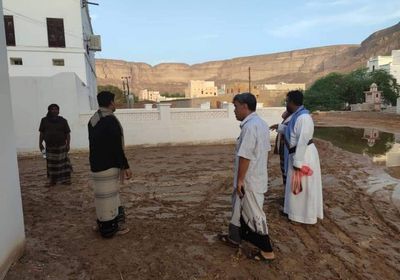 انتقالي حورة ووادي العين يزور الجديعة المنكوبة بالسيول