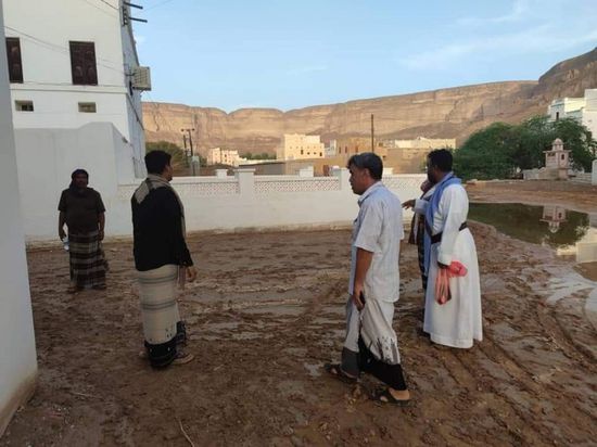 انتقالي حورة ووادي العين يزور الجديعة المنكوبة بالسيول