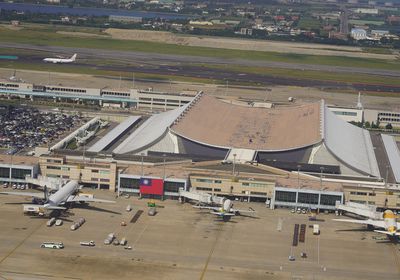 قنابل بمطار تايبيه تُهدد زيارة بيلوسي إلى تايوان