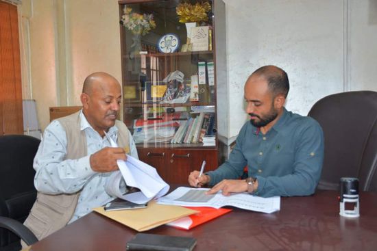 اتفاقية لرصف شارع حسن علي بمديرية صيرة