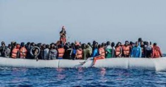 انتشال 29 شخصًا من قارب قبالة سواحل اليونان