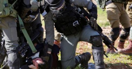 اعتقال 20 مواطنًا فلسطينيًا من قبل قوات الاحتلال