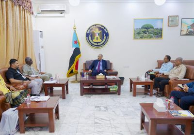 الزُبيدي يحث الاتحادات التعاونية على المساهمة بالاستقرار التمويني