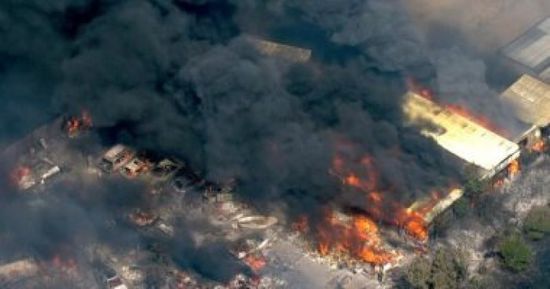 حريق ضخم بمحيط الواجهة البحرية في بيروت