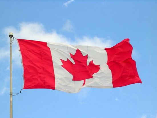 كندا تقرر حظر استيراد المسدسات