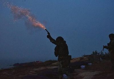 تايوان تطلق قنابل مضيئة لإبعاد 7 طائرات مسيرة