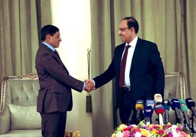 مبخوت بن ماضي يتسلم مهام محافظ حضرموت من البحسني