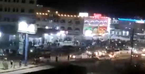 جماهير شبوة تحتفل بإقالة الإخواني لعكب