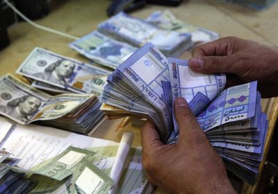 الدولار يواصل الصعود في لبنان بالسوق السوداء