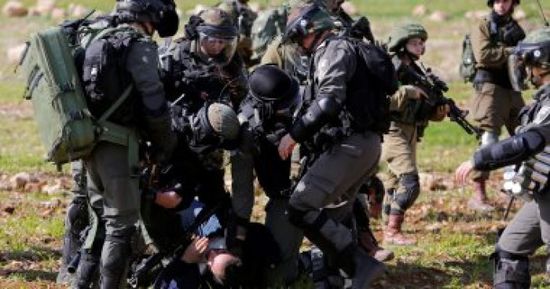 قوات الاحتلال تعتقل 15 فلسطينياً 