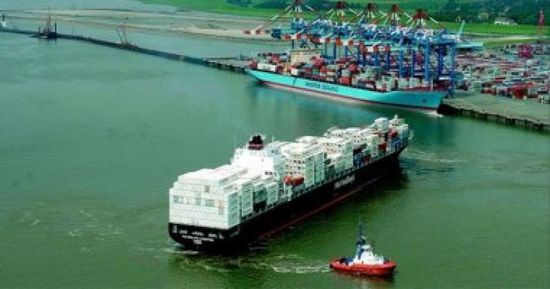 أول سفينة محملة بالمنتجات تغادر بيفديني الأوكرانية