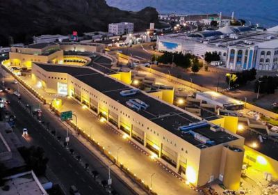 استكمال ربط مستشفى عدن العام بتيار كهرباء ثابت