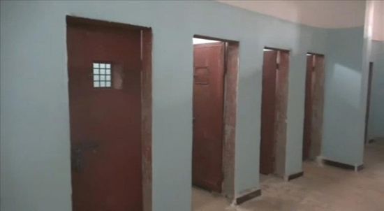 بالصور.. سجون سرية داخل معسكر القوات الخاصة في عتق