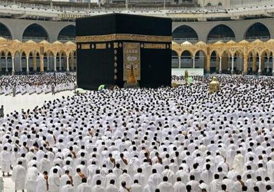 بجميع أنواع التأشيرات.. السعودية تتيح تأدية "العمرة" للقادمين إلى المملكة