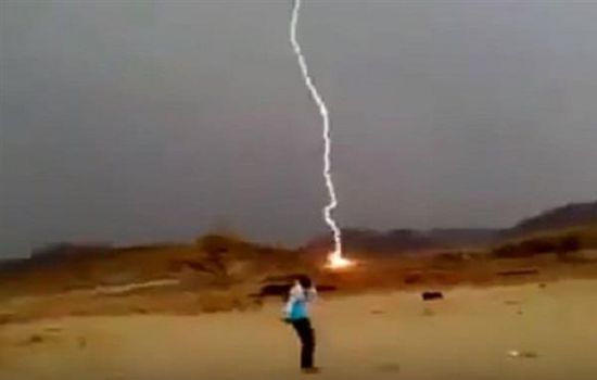 انقطاع التيار الكهربائي بمنطقة سودانية جراء سقوط صاعقة