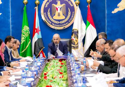"الانتقالي" يثمن موقف "الرئاسي" بمواجهة التمرد الإخواني وصمود العولقي