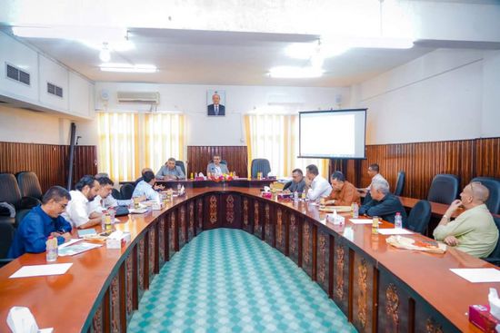 محافظ عدن يعرب عن دعمه تطوير مستشفى الجمهورية