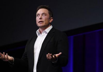 هل يشتري إيلون ماسك مانشستر يونايتد الإنجليزي؟