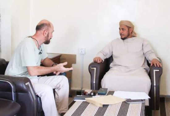 الثقلي يتابع أعمال تحسين منظومة الكهرباء في سقطرى