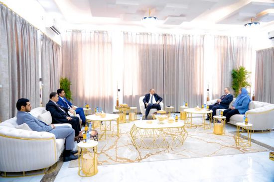 "التشاور" تطرح على الرئيس الزُبيدي برنامج عملها ومهامها