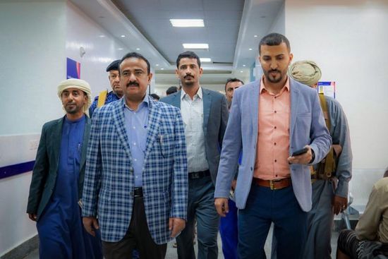 العولقي يتفقد اضرار التمرد الإخواني على مستشفى شبوة