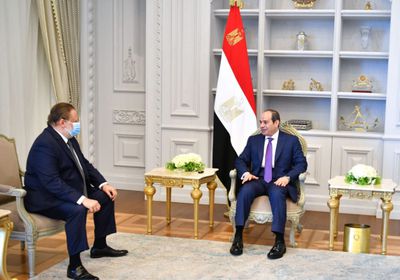 السيسي يلتقي بالقائم بأعمال محافظ البنك المركزي الجديد