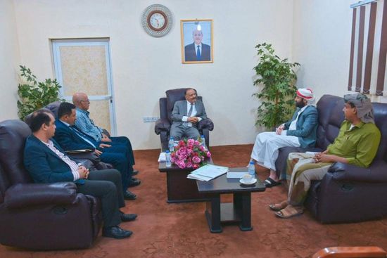 وزير النقل يناقش سير العمل بمنفذ الوديعة البري