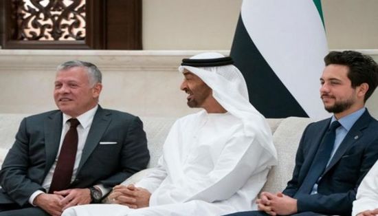 محمد بن زايد يهنئ عاهل الأردن بمناسبة خطبة نجله