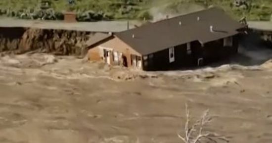 وفاة 17 شخصًا جراء فيضانات الصين