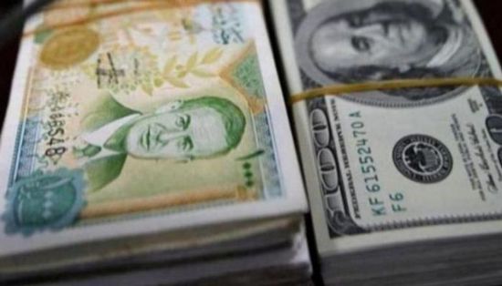 الدولار ينتزع مكاسب جديدة من الليرة السورية