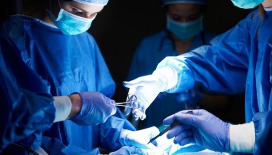 عملية جراحية تنجح في استخراج "نمر" من جسم شاب بالعراق