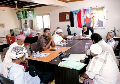 "انتقالي غيل باوزير" يؤيد بيان "حرو" الرافض لقرارات الإخواني حيدان