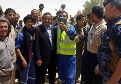 بالصور.. محافظة شبوة يتفقد العمل في حقل العقلة النفطي