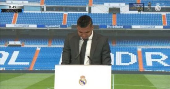 كاسيميرو يودع ريال مدريد باكيًا