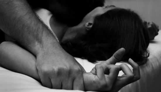 جريمة مروعة بتونس.. اغتصاب فتاة في المنزه بمساعدة صديقتها