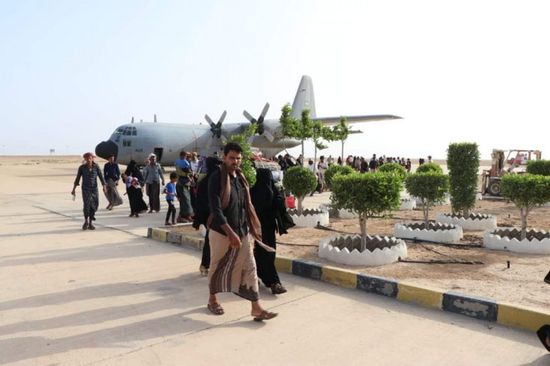 التحالف يطلق رحلتين جويتين لنقل العالقين بين سقطرى والمهرة