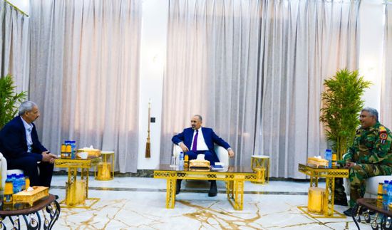 تنفيذيا ومعيشيا.. الزُبيدي يطلع على المستجدات في لحج