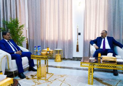 الرئيس الزُبيدي يكلف بتطوير مناهج التعليم الفني