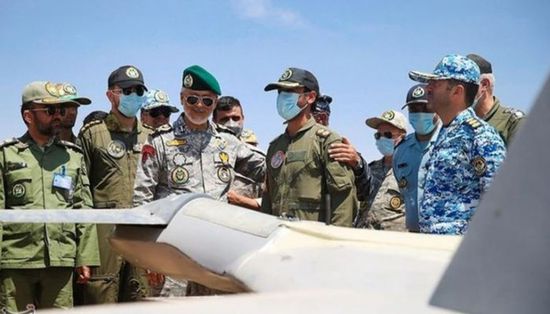 إيران تكشف عن قاعدة عسكرية للطائرات المسيرة تحت الأرض