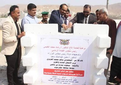 محافظ حضرموت يدشن مشاريع طرق جديدة بالمكلا