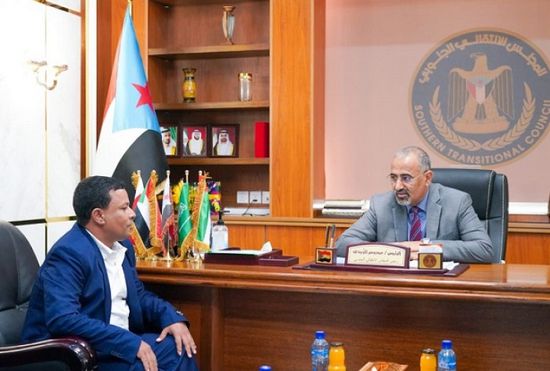 الرئيس الزُبيدي يثمن الجهود الأمنية لحفظ الاستقرار بسقطرى