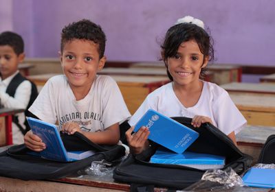 "يونيسف" توزع 200 ألف من المستلزمات المدرسية