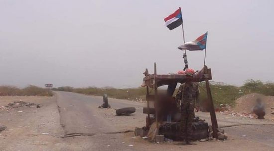 حزام أبين يتسلم مواقع أمنية شرق احور