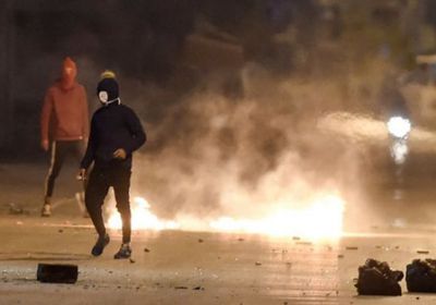 مواجهات عنيفة بين محتجين وعناصر شرطية بتونس