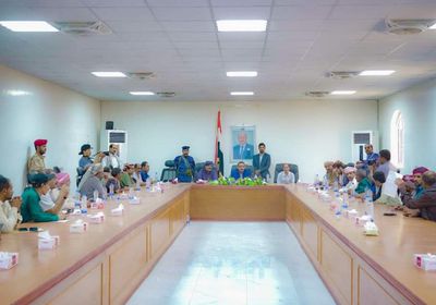 محافظ شبوة يلتقي مشائخ المديريات الشرقية