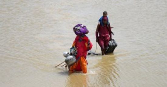 باكستان تطلب مساعدات مالية للتعامل مع الفيضانات