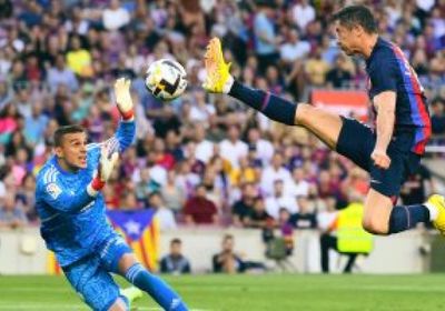 برشلونة يتفوق على بلد الوليد بهدفين بالشوط الأول