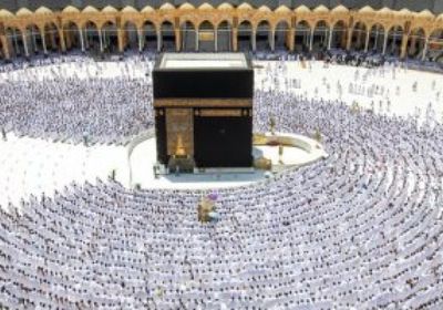 السعودية تستقبل أكثر من 100 ألف معتمر