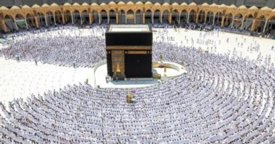 السعودية تستقبل أكثر من 100 ألف معتمر